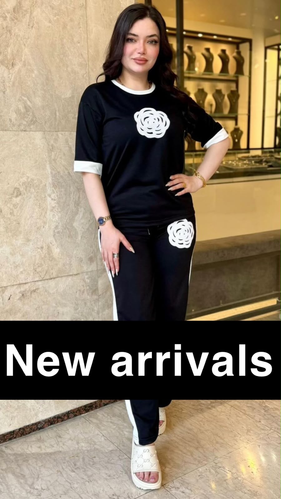 Women’s Matching Tracksuit – Sporty Chic Style