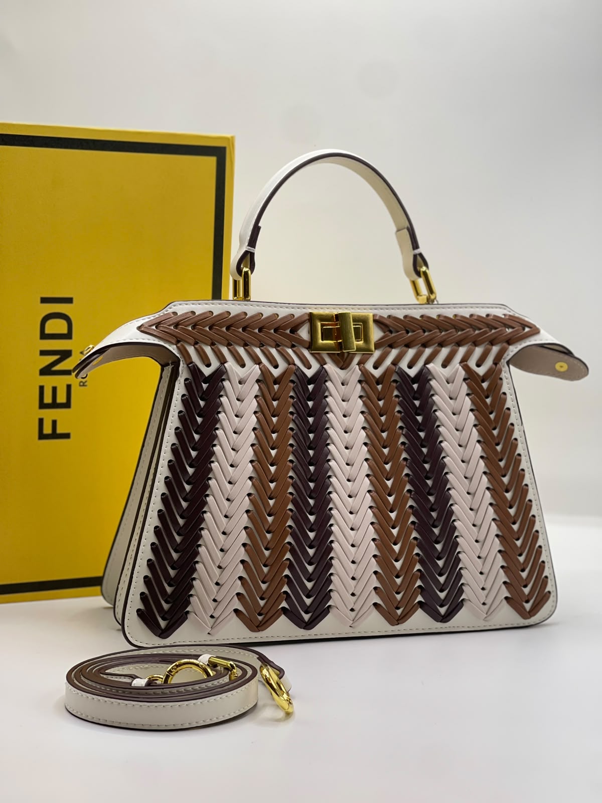 FENDI Peekaboo ISeeU Small Handbag – Elegant Designer Style with Adjustable Shoulder Strap