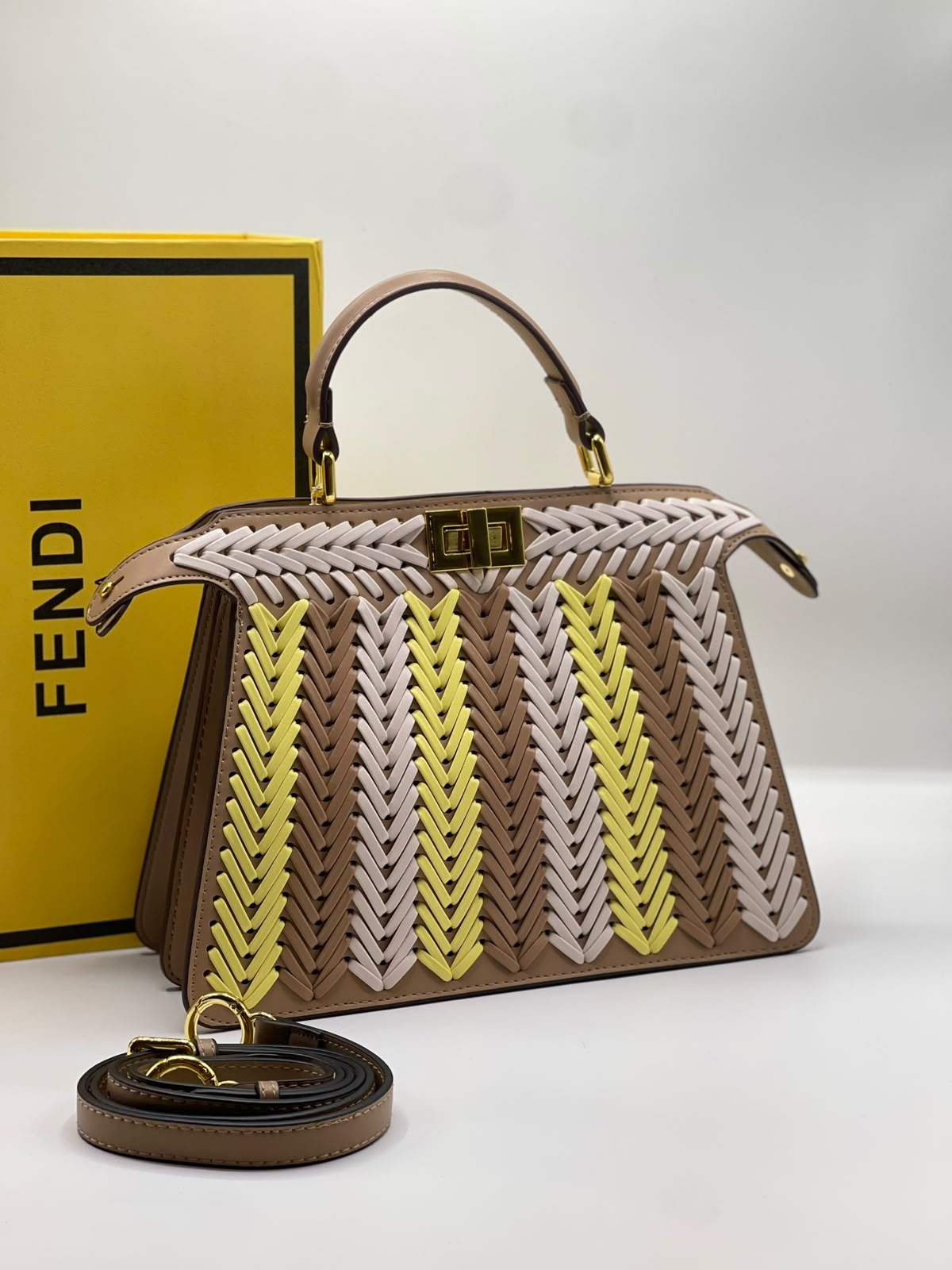 FENDI Peekaboo ISeeU Small Handbag – Elegant Designer Style with Adjustable Shoulder Strap
